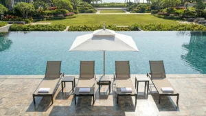 How to select restaurant furniture Modern aluminum pool sun lounger with breathable beige mesh and mobility wheels