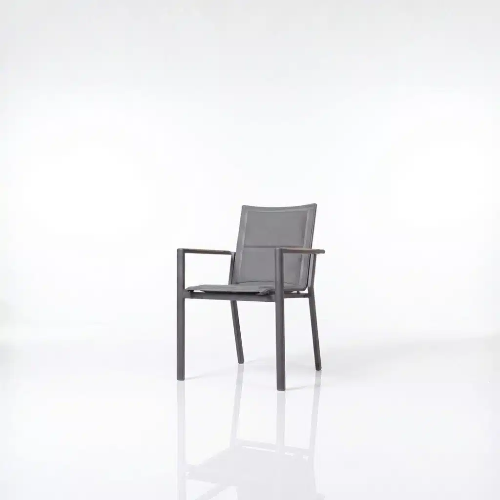 Black aluminum chair with double mesh and foam