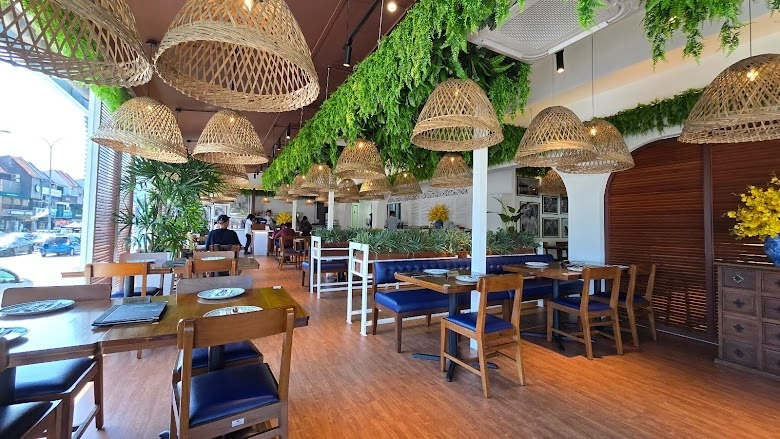 How to select restaurant furniture Premium restaurant furniture supplier Malaysia Urban Maisons