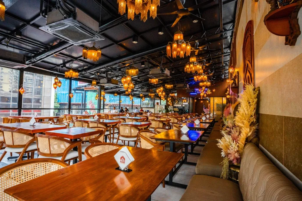 How to select restaurant furniture Urban-Maisons-Furniture-supplier.webp